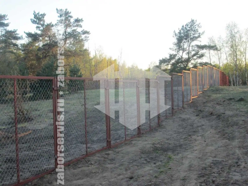 Забор из сетки рабицы в натяг секционный 90 метров